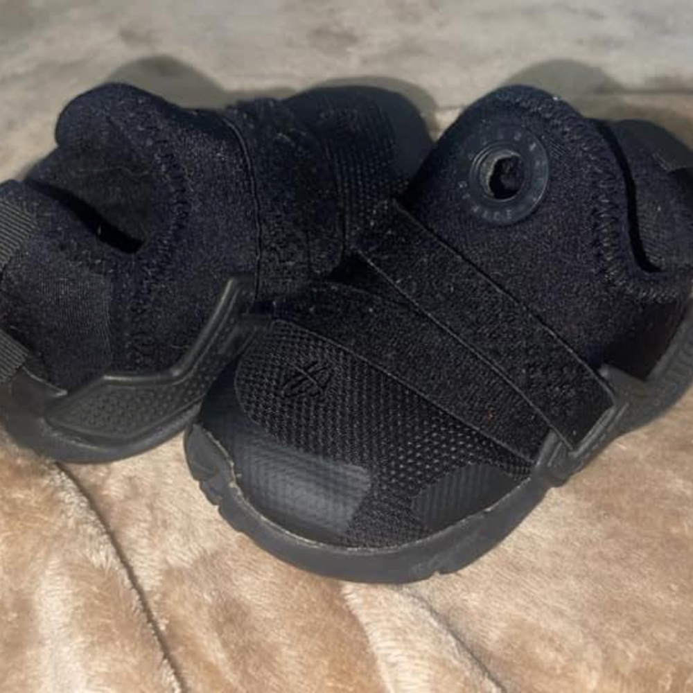 nike huaraches size 4c!